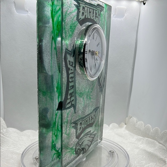Green and Silver Decorative Clock - Picture 8 of 12